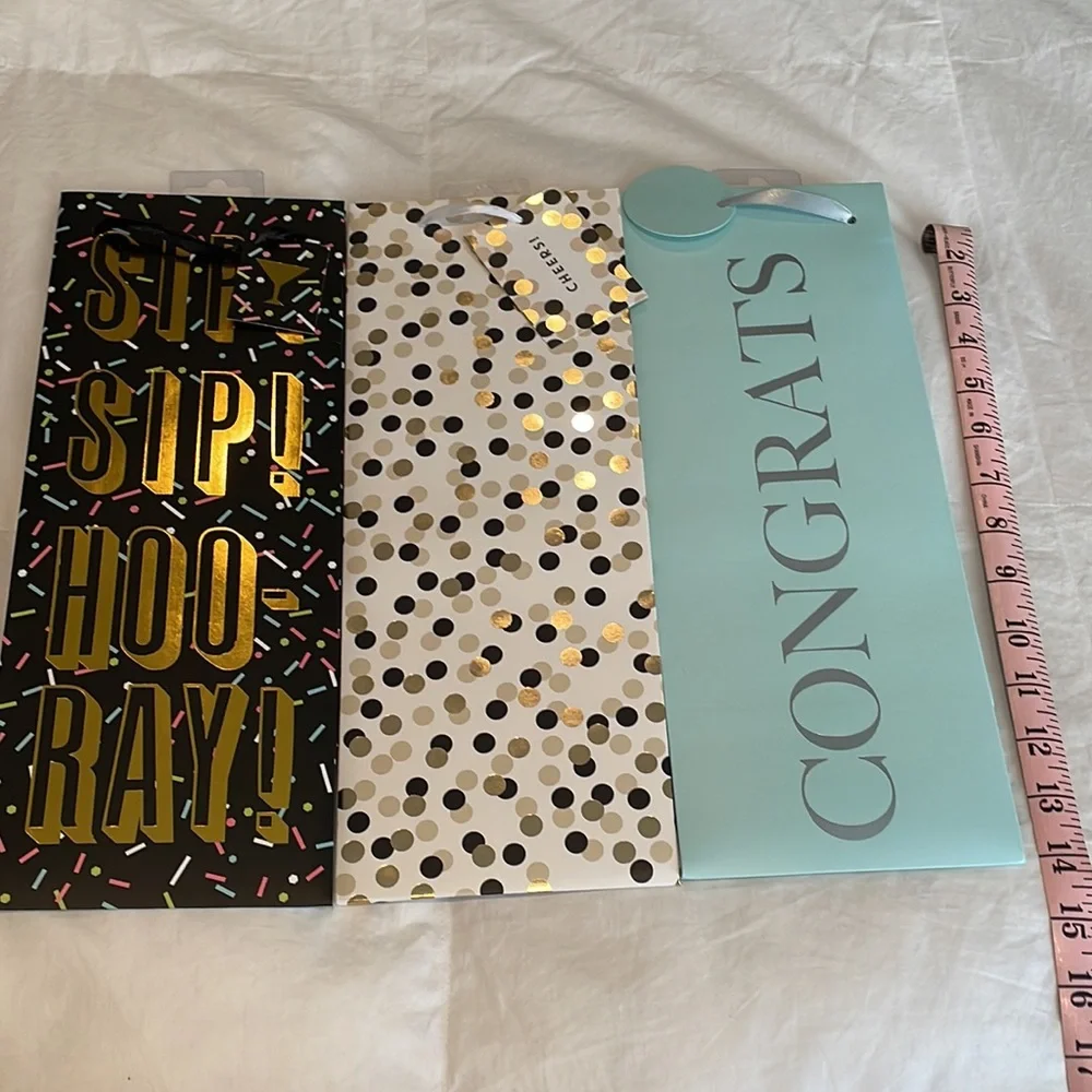 Set of 6 NEW bottle bags by Cakewalk for wine or liquor - celebratory themes